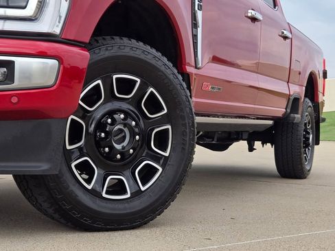 Used 2024 Ford F250 Platinum image 8