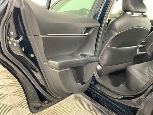 Used 2020 Toyota Camry SE w/ Carpet Mat Package FWD image 14