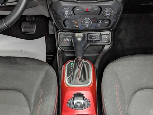 Used 2018 Jeep Renegade Trailhawk AWD/4WD image 20