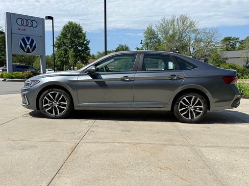 New 2026 Volkswagen Jetta SE FWD image 6