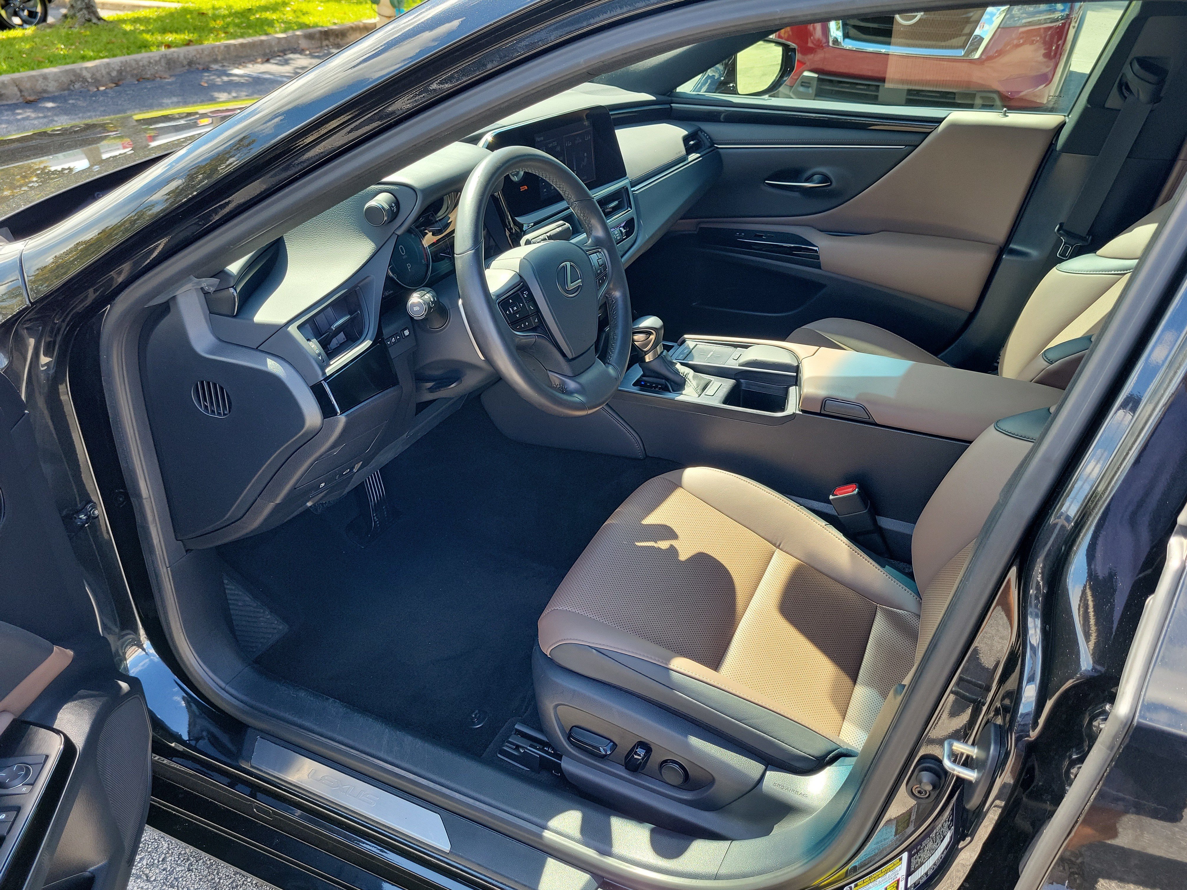Used 2022 Lexus ES 350 w/ Accessory Package FWD image 11