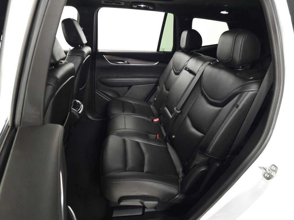 Certified 2024 Cadillac XT6 Luxury AWD/4WD image 30