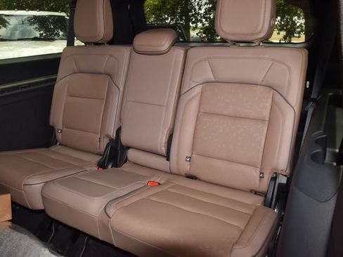 New 2026 Lincoln Navigator L Black Label AWD/4WD image 15