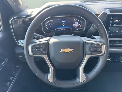 Used 2023 Chevrolet Silverado 1500 LT image 13
