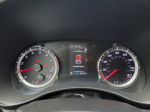 Used 2022 Toyota Highlander LE FWD image 23