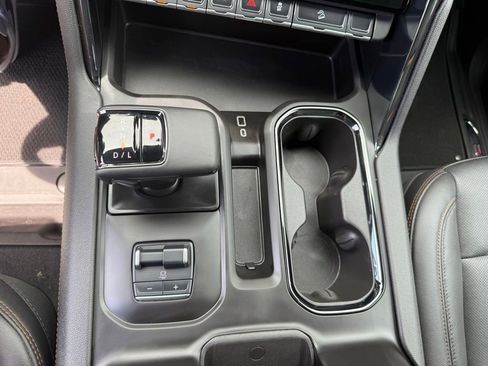 Used 2025 GMC Sierra 1500 AT4 w/ AT4 Premium Package AWD/4WD image 24