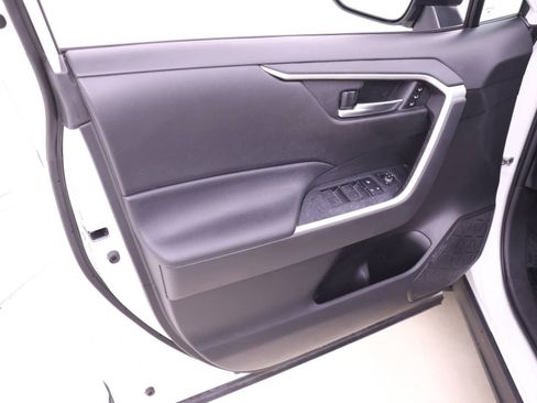 Certified 2022 Toyota RAV4 XLE Premium image 8