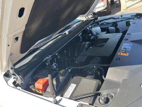 Used 2019 Chevrolet Suburban LT image 43