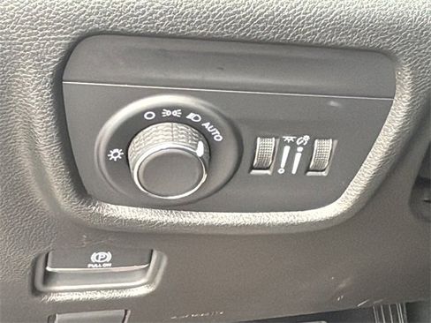 Certified 2025 Jeep Grand Cherokee Laredo X w/ Luxury Tech Group I image 33