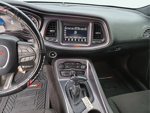 Used 2018 Dodge Challenger R/T image 24