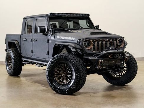 Used 2025 Jeep Gladiator Rubicon w/ Safety Group AWD/4WD image 5