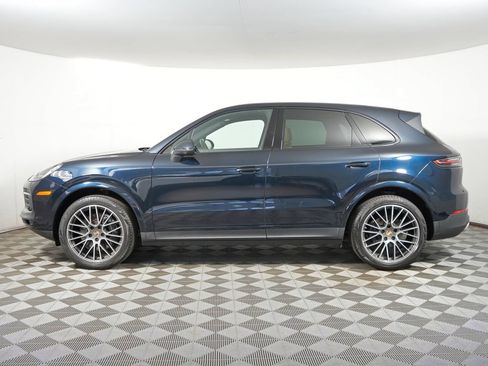 Certified 2023 Porsche Cayenne w/ Premium Package AWD/4WD image 2