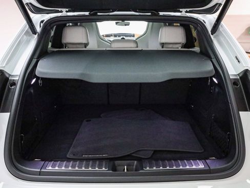 Used 2025 Porsche Macan Electric image 30