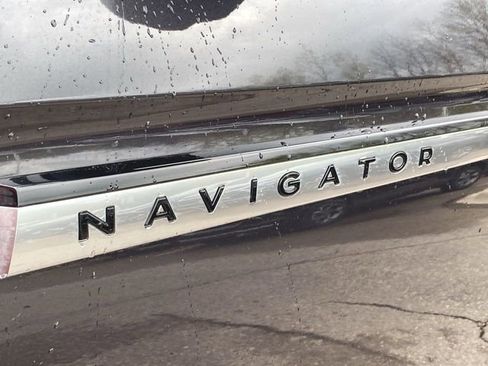 Used 2025 Lincoln Navigator Reserve AWD/4WD image 33
