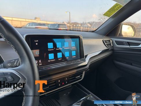 Used 2025 Volkswagen Atlas Cross Sport SE w/ Panoramic Sunroof Package image 16
