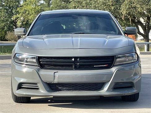 Used 2019 Dodge Charger SXT image 6
