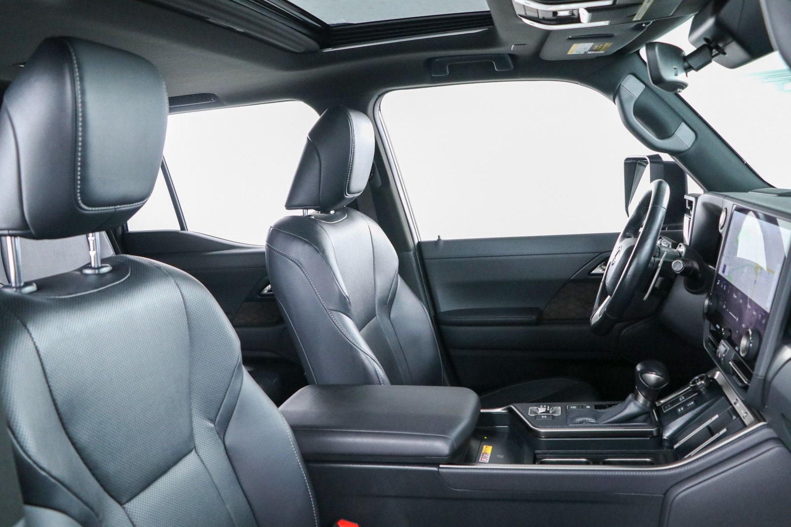 Used 2025 Lexus GX 550 w/ Accessory Package (2T) AWD/4WD image 30