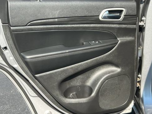 Used 2021 Jeep Grand Cherokee Laredo X AWD/4WD image 35