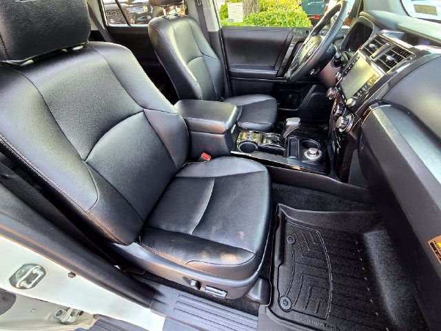 Used 2023 Toyota 4Runner 40th Anniversary SE AWD/4WD image 25