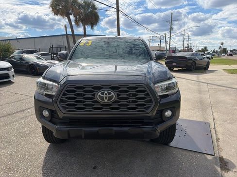 Used 2023 Toyota Tacoma TRD Sport image 3