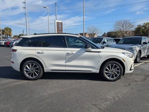 New 2026 Lincoln Corsair Grand Touring AWD/4WD image 3