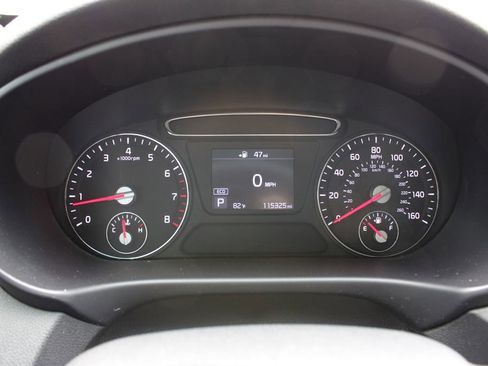 Used 2020 Kia Sorento LX FWD image 13