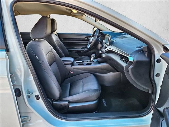 Used 2025 Nissan Altima 2.5 SV FWD image 19