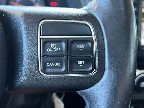 Used 2017 Jeep Patriot High Altitude AWD/4WD image 37