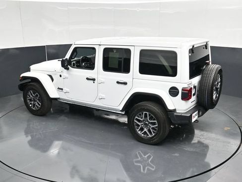 Used 2025 Jeep Wrangler Unlimited Sahara AWD/4WD image 48