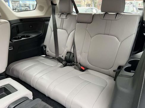 Used 2023 Honda Pilot Touring image 35