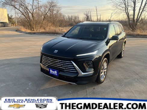 Used 2025 Buick Enclave Preferred image 1