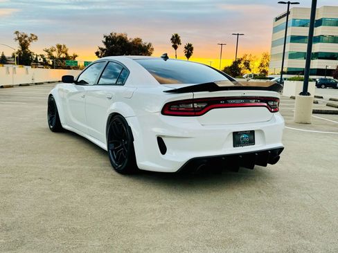 Used 2017 Dodge Charger R/T image 7