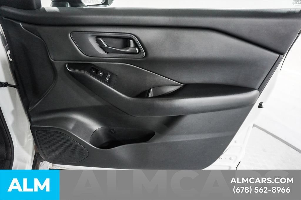 Used 2024 Nissan Rogue S FWD image 40