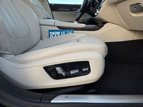 Used 2020 BMW 740i w/ Premium Package image 53