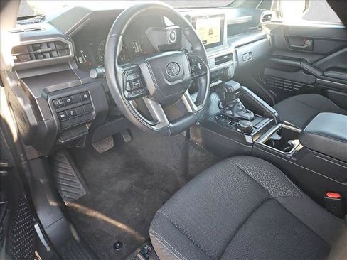 Used 2025 Toyota 4Runner SR5 AWD/4WD image 12