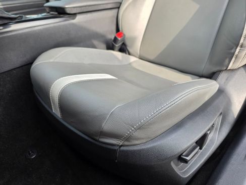 Used 2025 Toyota Camry SE FWD image 21