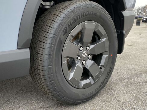 New 2025 Honda Pilot TrailSport image 9