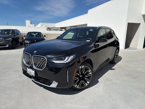 Used 2025 BMW X3 xDrive30i w/ Premium Package image 3