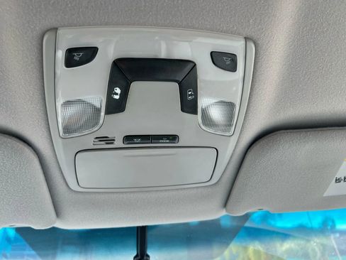 Used 2013 Toyota Sienna LE w/ Towing Pkg image 23