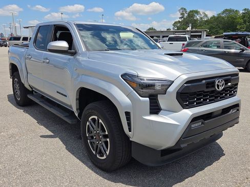 Used 2024 Toyota Tacoma TRD Sport AWD/4WD image 15