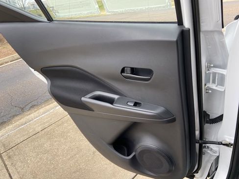 Used 2022 Nissan Kicks S image 45