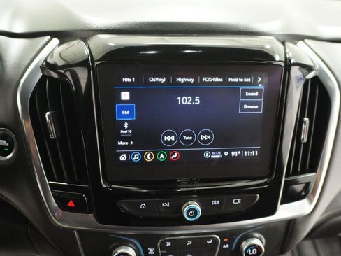 Used 2023 Chevrolet Traverse RS FWD image 17