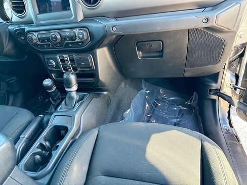 Used 2020 Jeep Gladiator Sport w/ Quick Order Package 24S image 17