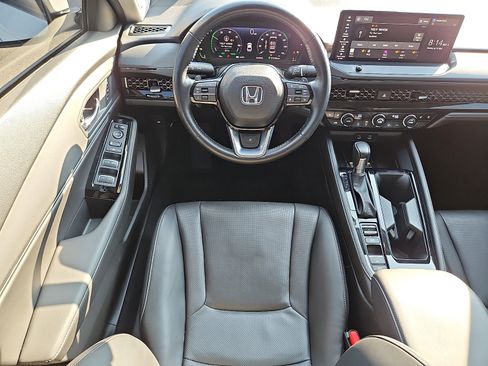 Used 2025 Honda Accord Touring image 11