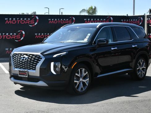 Used 2021 Hyundai Palisade SEL w/ Premium Package image 3