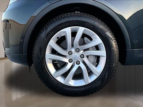 Certified 2023 Land Rover Discovery S AWD/4WD image 32