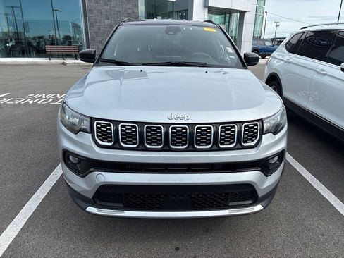 Used 2025 Jeep Compass Limited AWD/4WD image 2