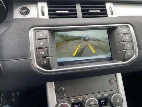 Used 2019 Land Rover Range Rover Evoque SE Premium image 23