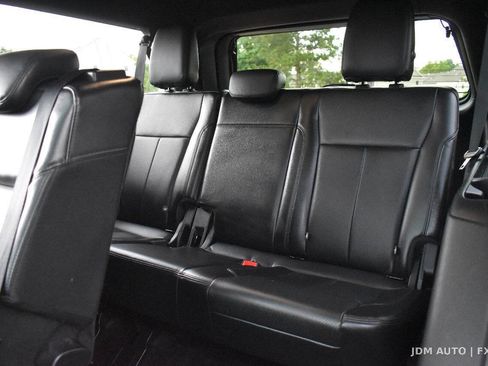 Used 2018 Ford Expedition Max XLT w/ Equipment Group 202A AWD/4WD image 16