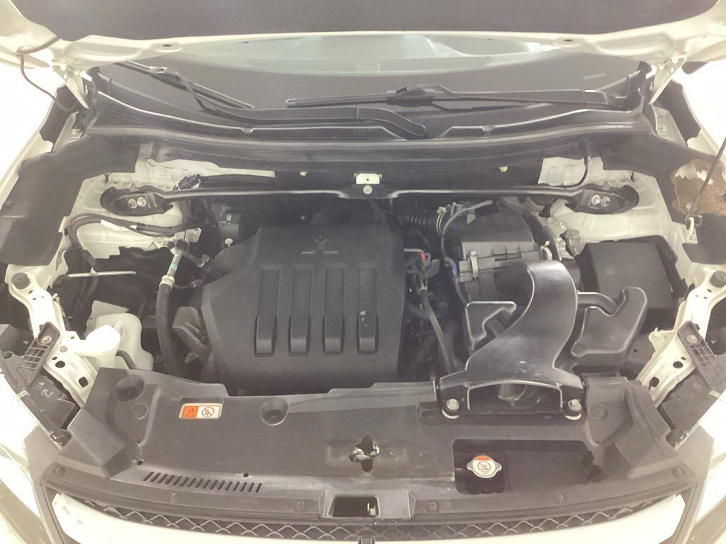 Used 2018 Mitsubishi Eclipse Cross SEL AWD/4WD image 37